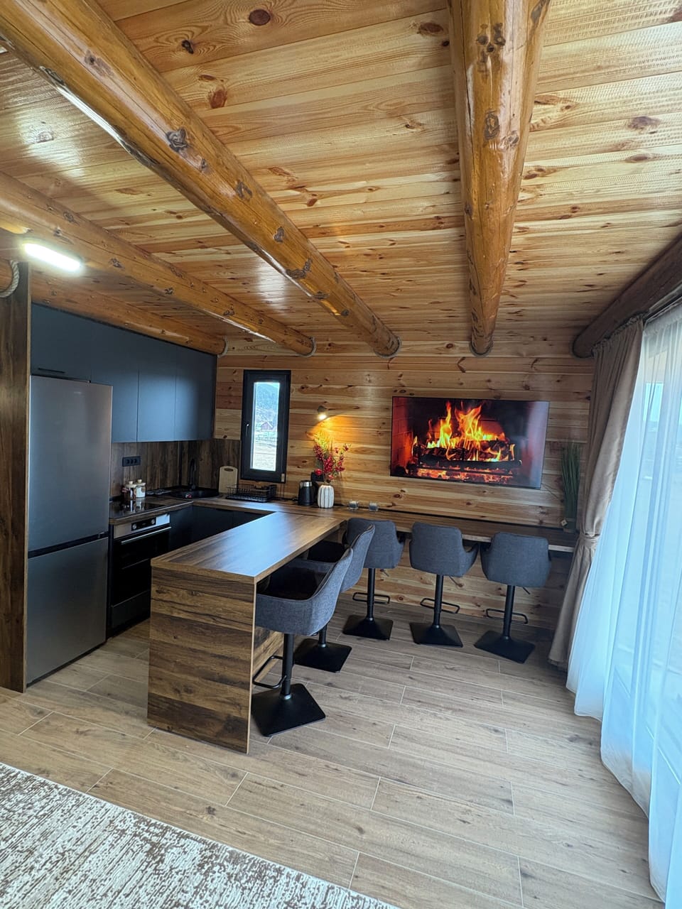 Luxury Villa, Mountain View | Private kitchen | Electric kettle, dining tables