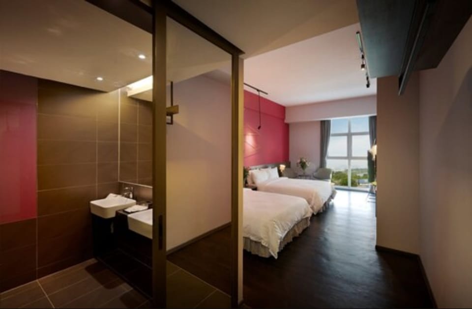 Executive Room | In-room safe, desk, blackout drapes, soundproofing