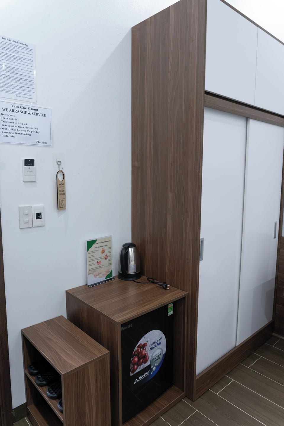 Deluxe Double Room with Shared Balcony | Desk, laptop workspace, blackout drapes, soundproofing