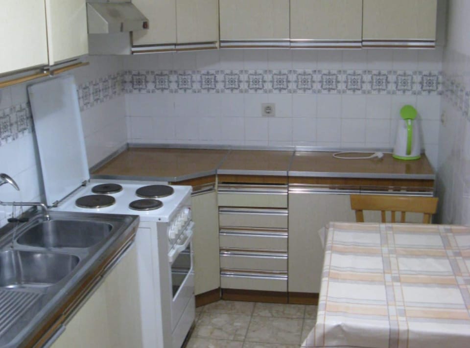 Apartment (One bedroom apartment) | Private kitchen | Fridge