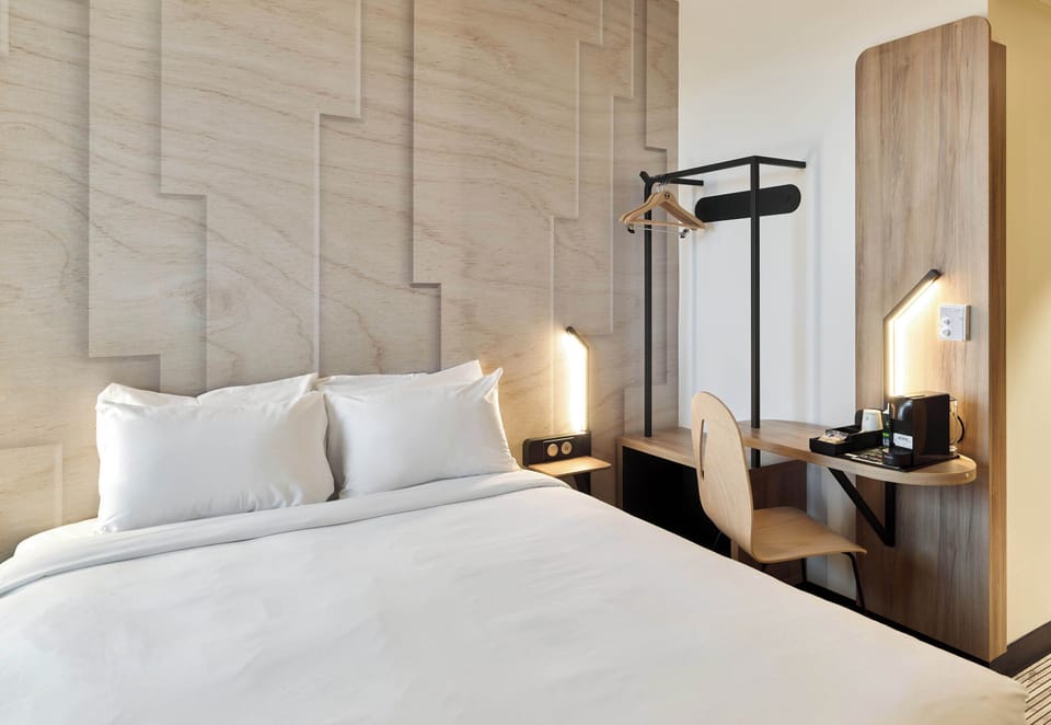 Desk, free WiFi, bed sheets
