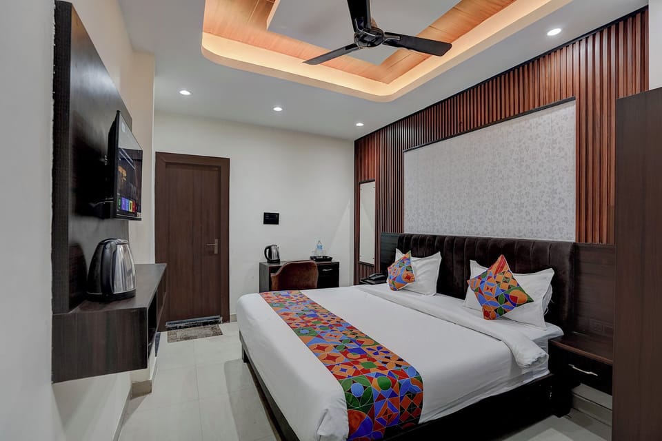 Egyptian cotton sheets, premium bedding, WiFi (free), bed sheets