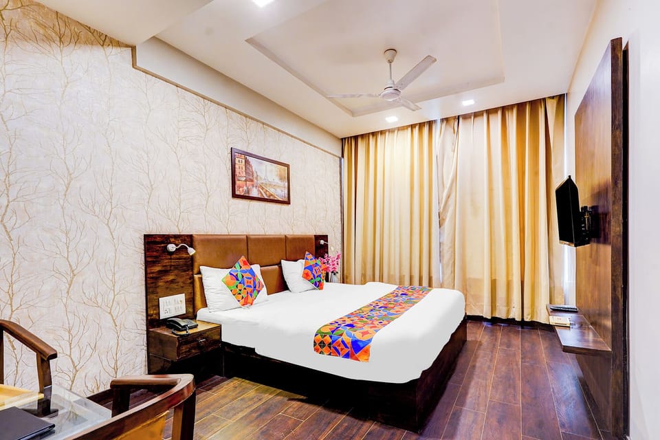 Executive Room | Egyptian cotton sheets, premium bedding, in-room safe, desk