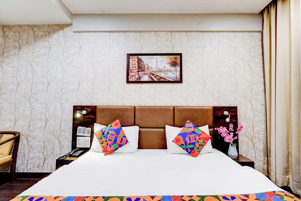 Egyptian cotton sheets, premium bedding, in-room safe, free WiFi