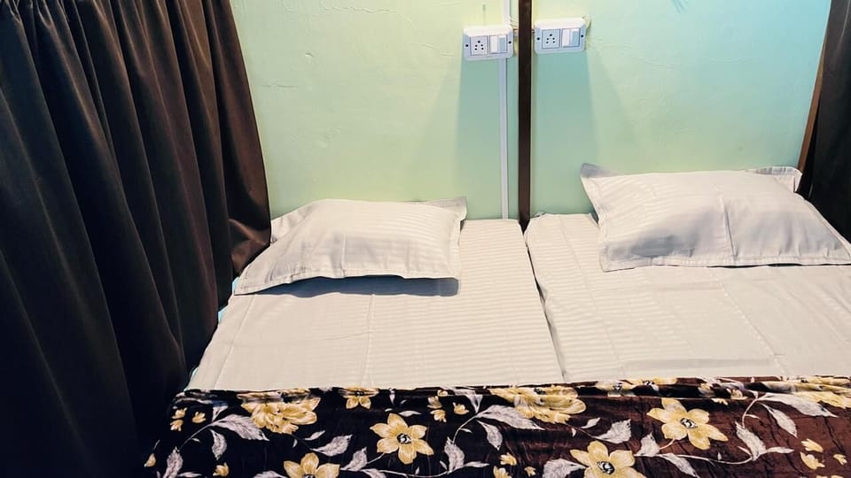 Double Room, Balcony | Free WiFi