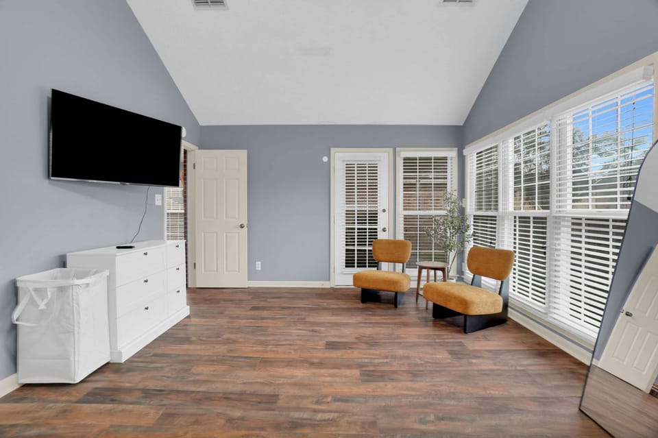 House | 4 bedrooms, high-speed internet