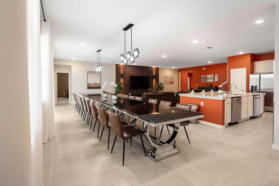 House | 15 bedrooms