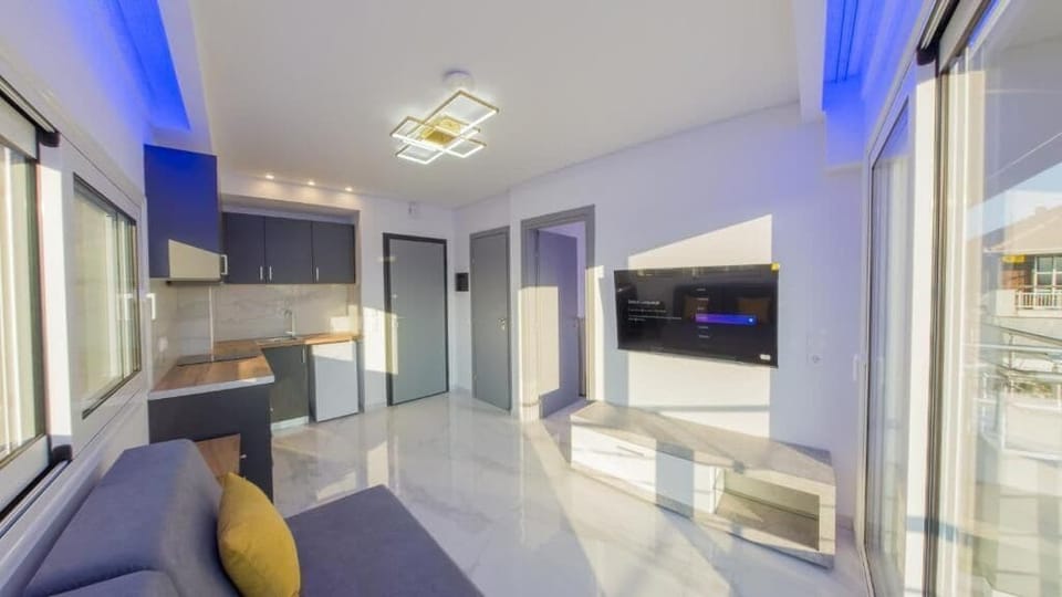 Apartment, 1 Bedroom, Balcony | Living area