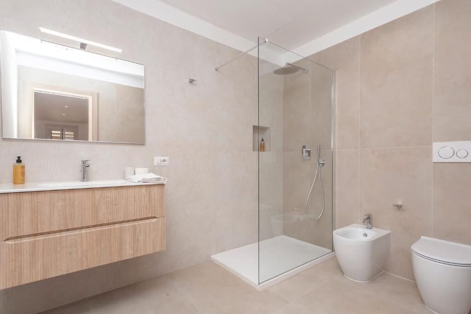 Family Room, Patio | Bathroom