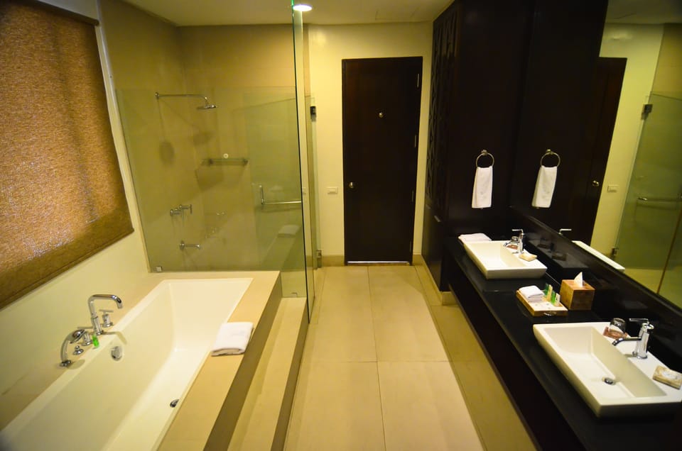Casitas | Bathroom | Free toiletries, bathrobes, slippers, bidet