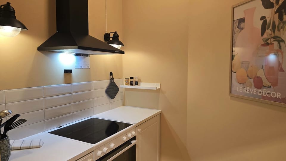 Microwave, electric kettle