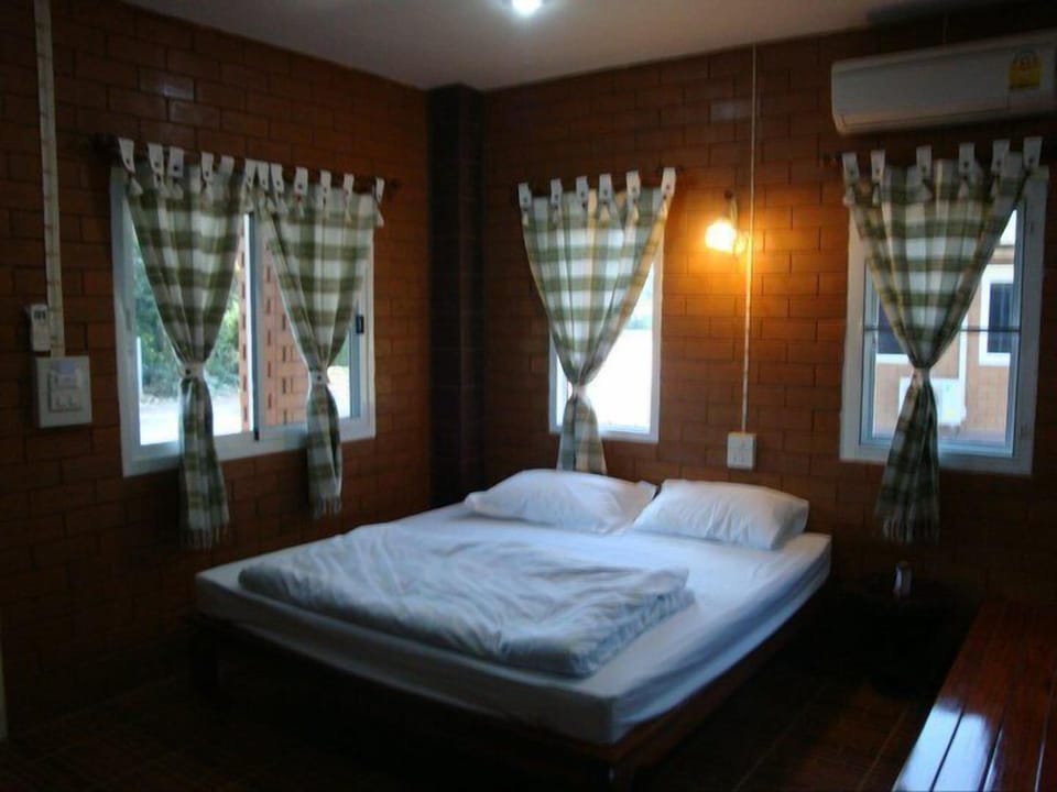 Superior Room (River View) | Desk, rollaway beds, free WiFi