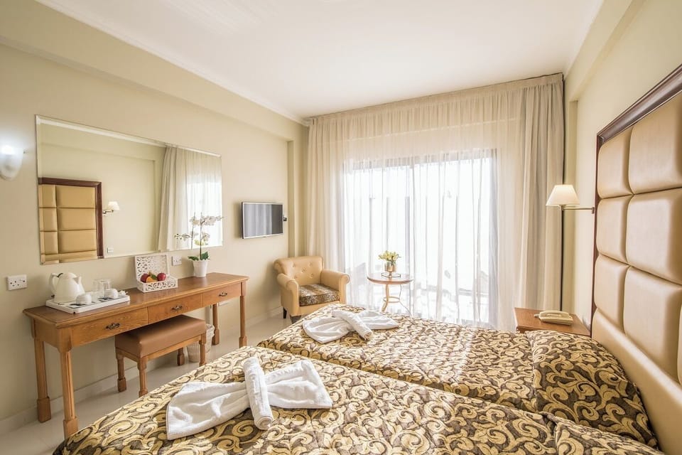 Free cribs/infant beds, WiFi