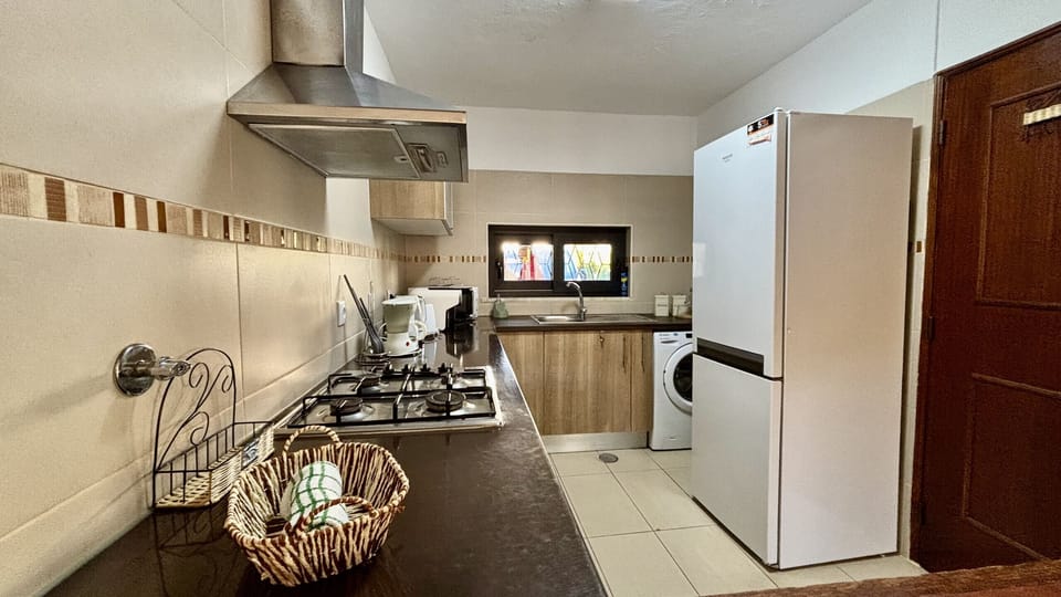 Microwave, oven, coffee/tea maker, toaster