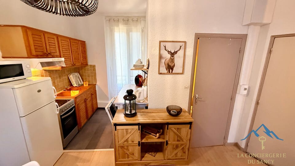 Apartment | Private kitchen | Highchair