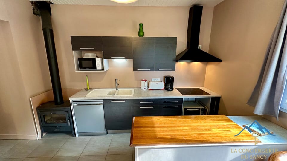 Apartment | Private kitchen | Highchair