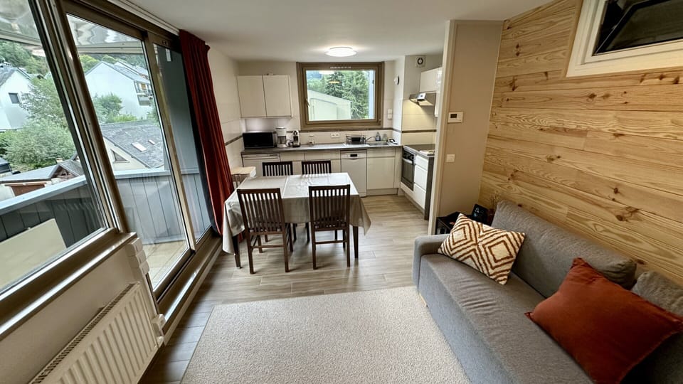 Apartment | Dining