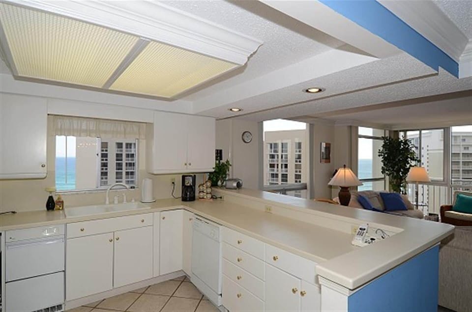 Condo, 3 Bedrooms | Interior