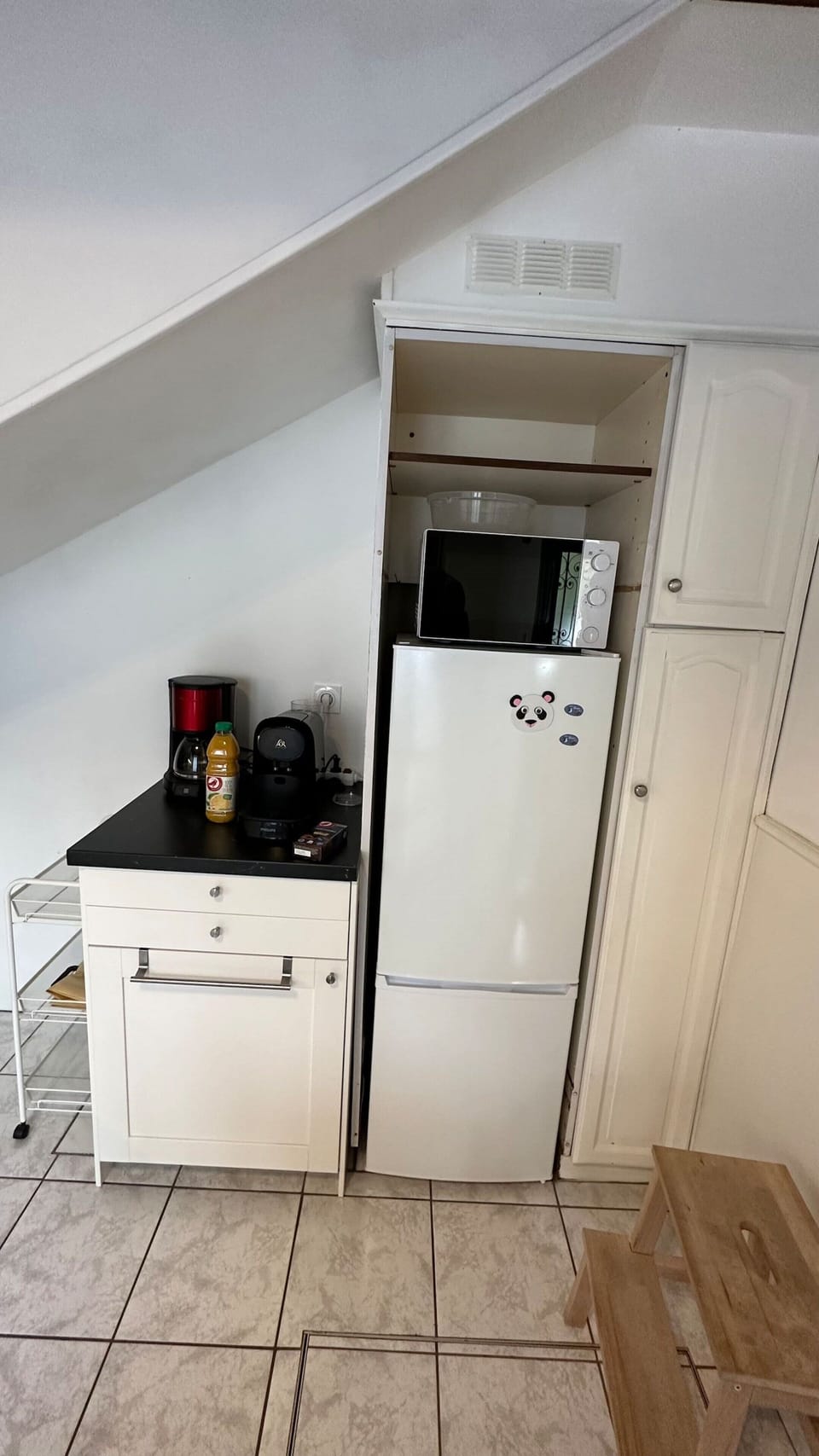 House | Private kitchen | Highchair, cleaning supplies