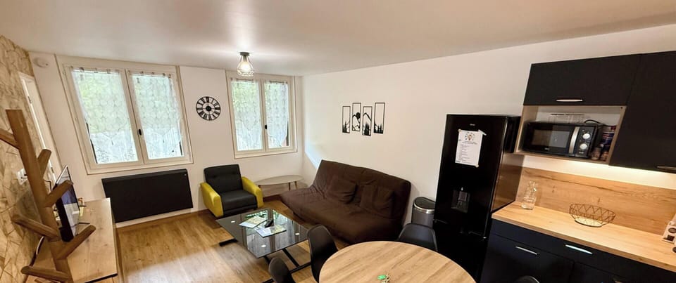 Apartment | Dining