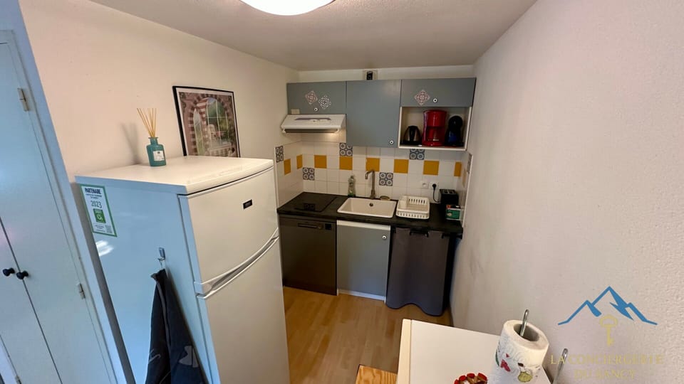 Apartment | Private kitchen | Highchair