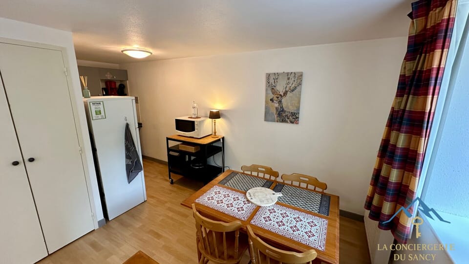 Apartment | Dining