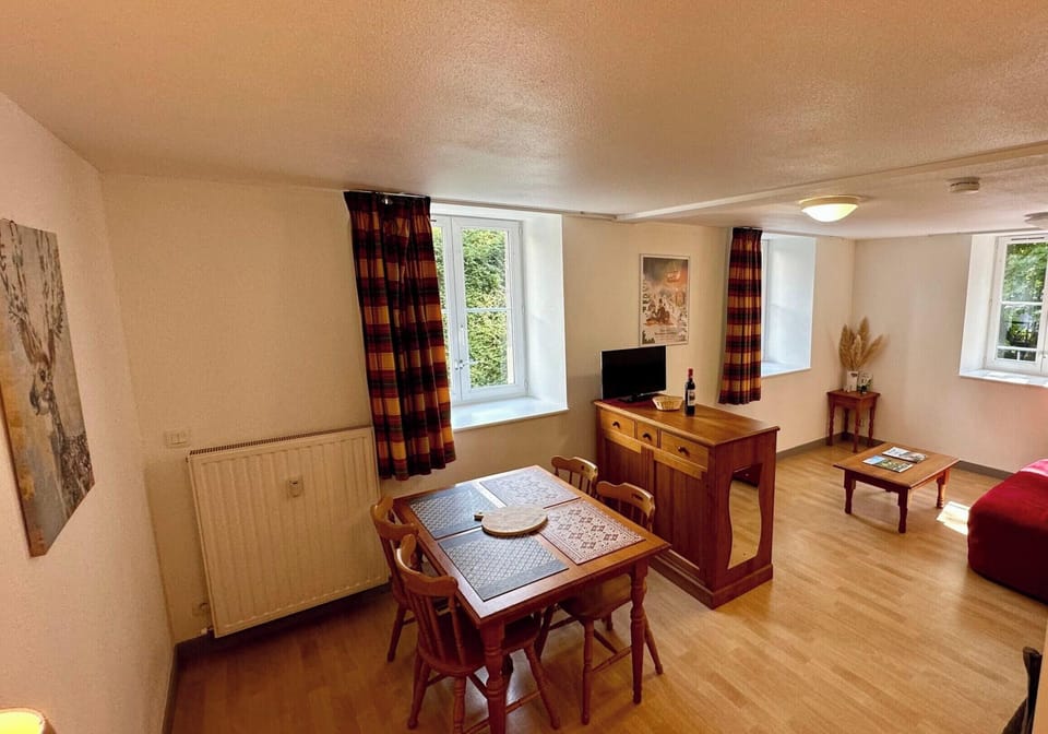 Apartment | Dining