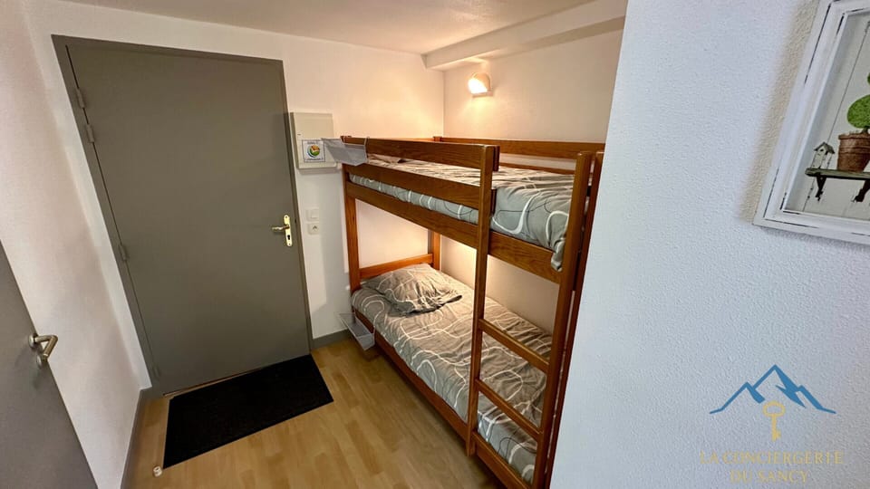 Apartment | 1 bedroom, iron/ironing board