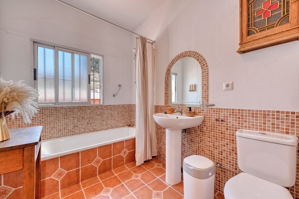 Comfort Double Room, Pool View | Bathroom | Hair dryer, towels, soap, shampoo