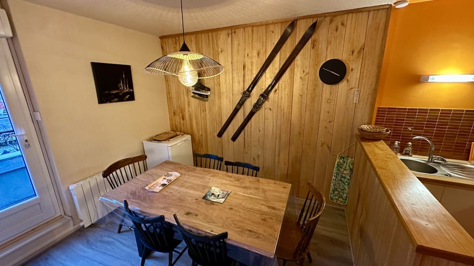 Apartment | Dining