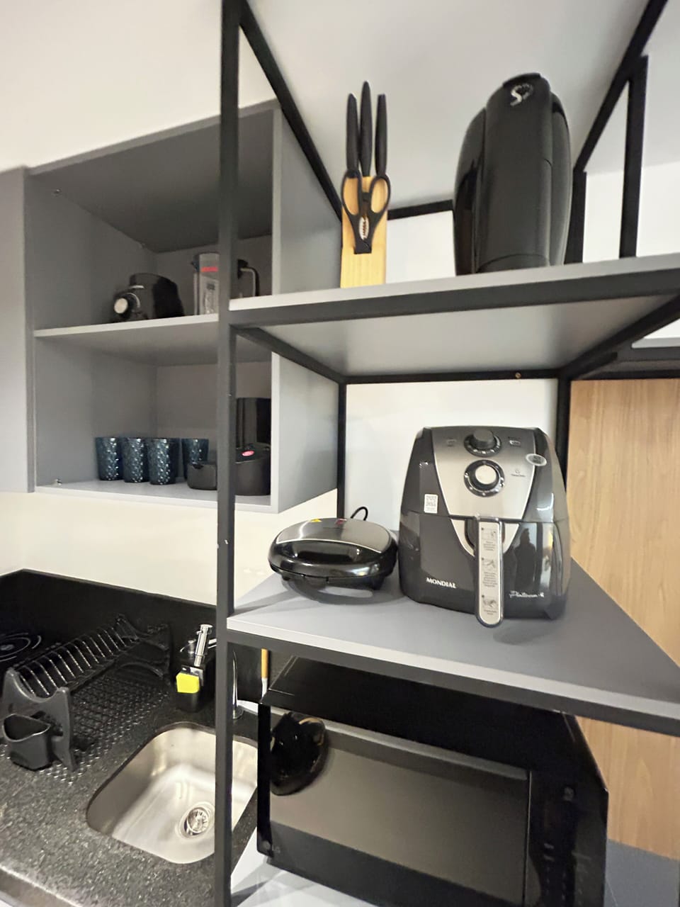 Basic Apartment | Private kitchen | Mini-fridge, microwave, cookware/dishes/utensils