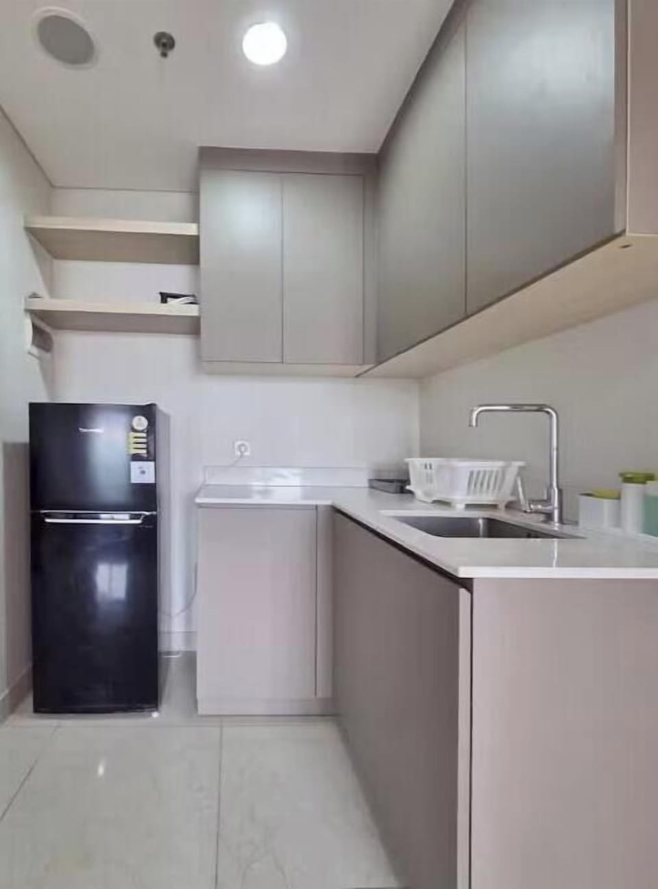 Apartment, 1 Bedroom, City View | Private kitchen | Fridge, cookware/dishes/utensils