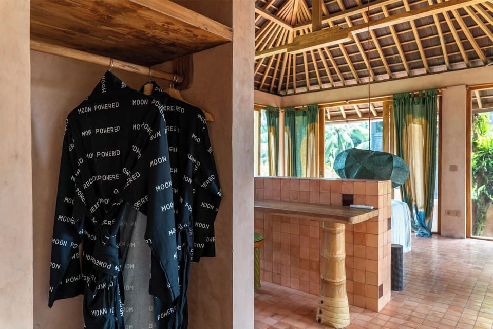 Family Villa | Iron/ironing board, free WiFi