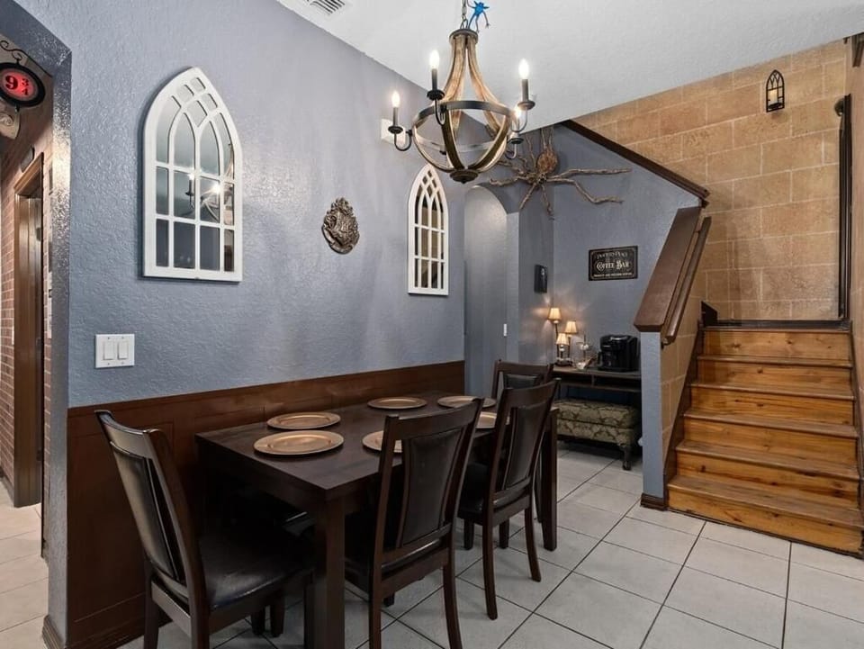 Townhome, 3 Bedrooms | Dining