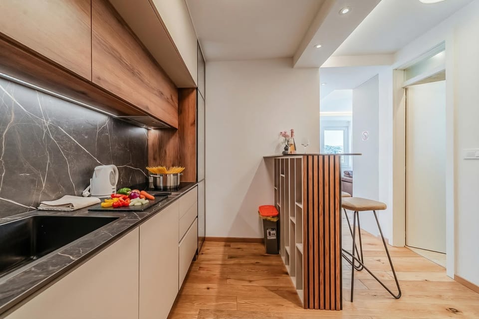 Standard Apartment, 1 Bedroom, Balcony (Aurora Park View Apartment) | Private kitchen