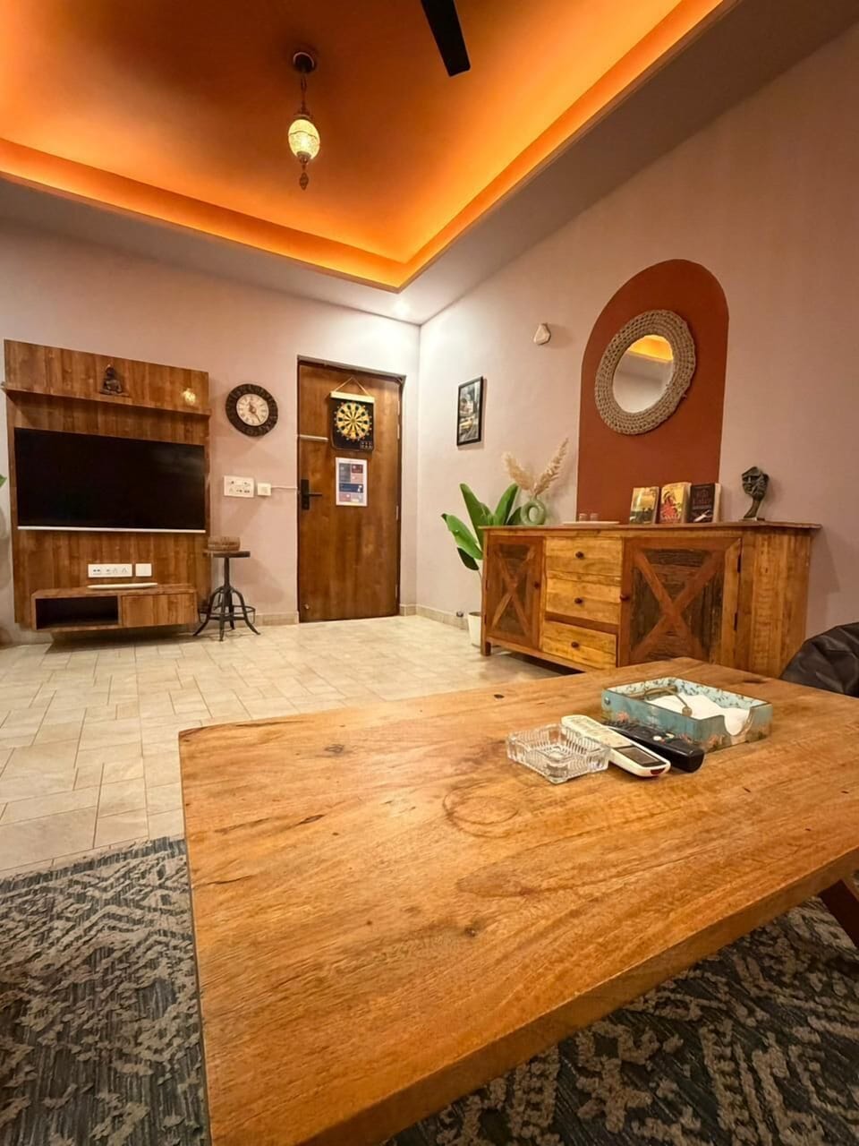 Luxurious 2 BHK | Desk, laptop workspace, iron/ironing board, free WiFi