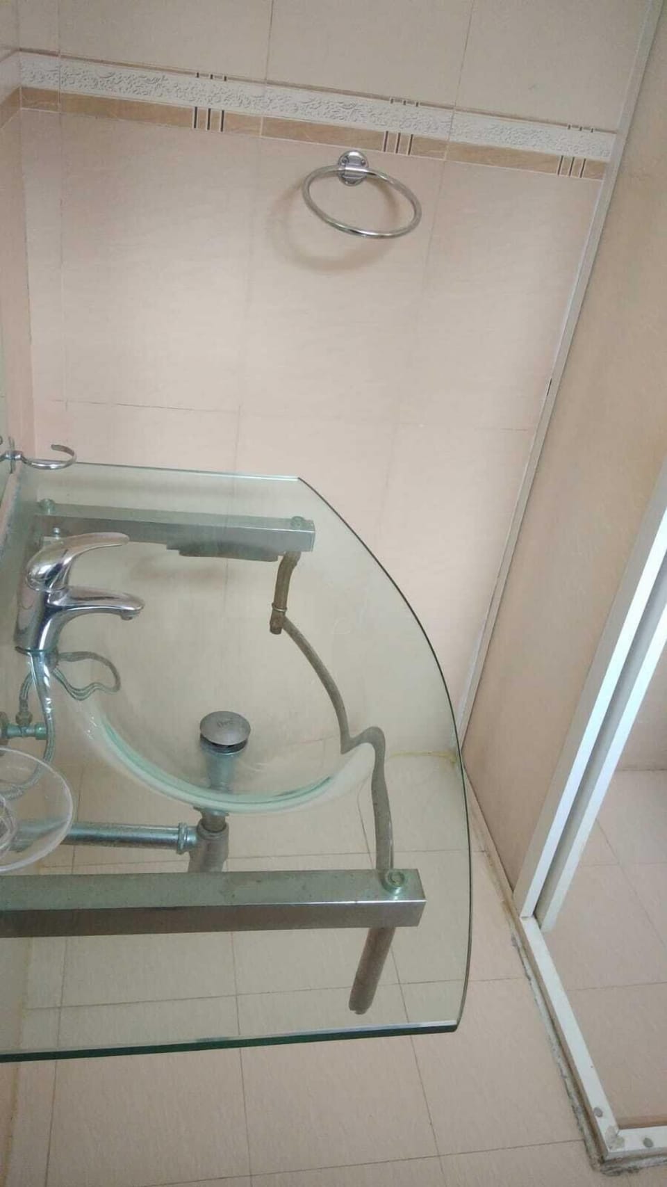 Deluxe Triple Room | Bathroom | Towels, soap, shampoo, toilet paper