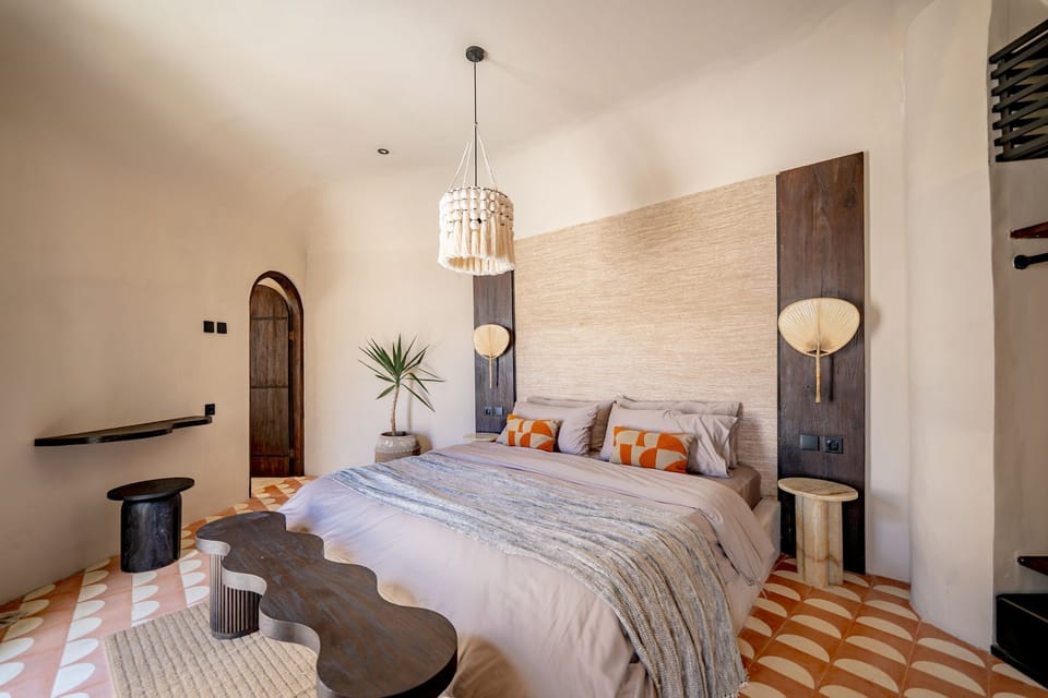 Egyptian cotton sheets, premium bedding, in-room safe, free WiFi