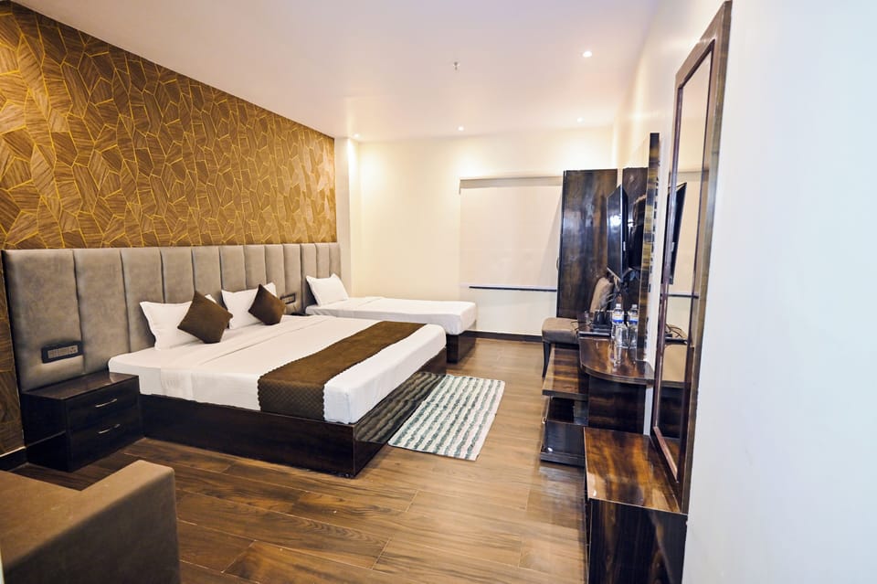 Superior Room | Soundproofing, WiFi (free), individually decorated