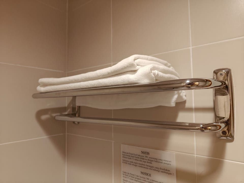 Basic Room, 2 Twin Beds, Non Smoking, Private Bathroom | Bathroom | Shower, hair dryer, towels, soap