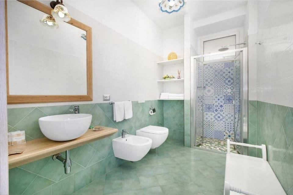 Junior Studio Suite | Bathroom
