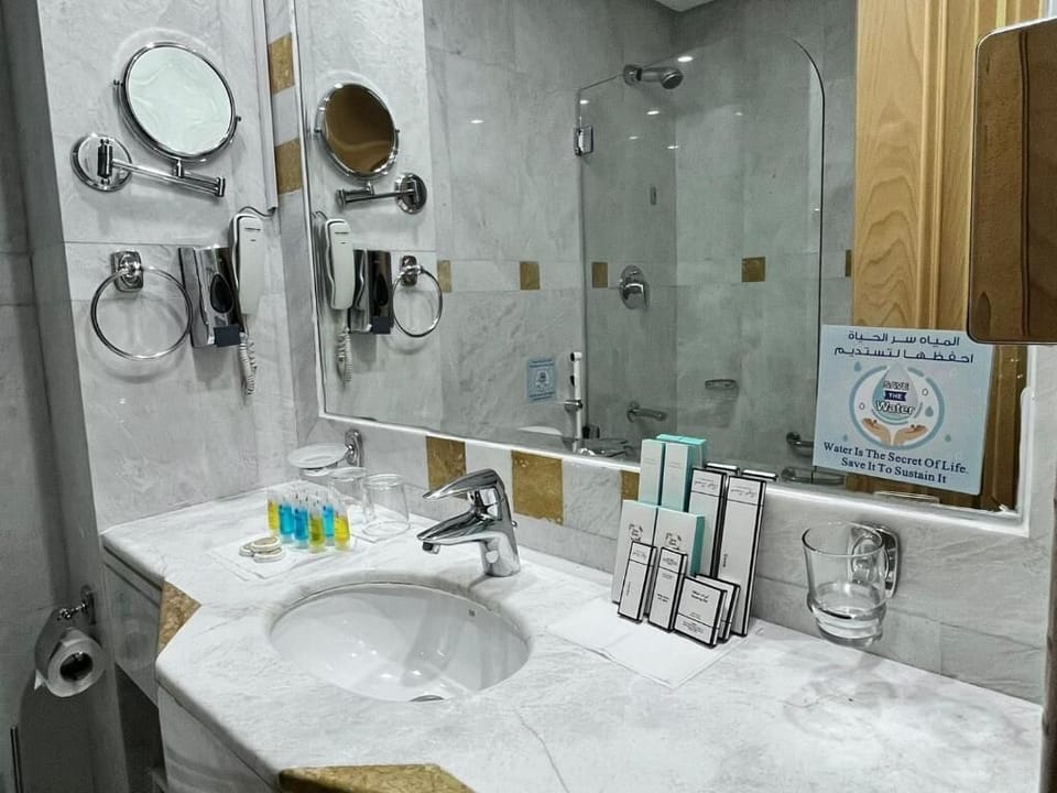 Triple Room | Bathroom