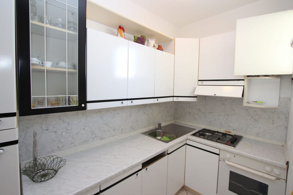 Apartment, 2 Bedrooms, Balcony | Interior