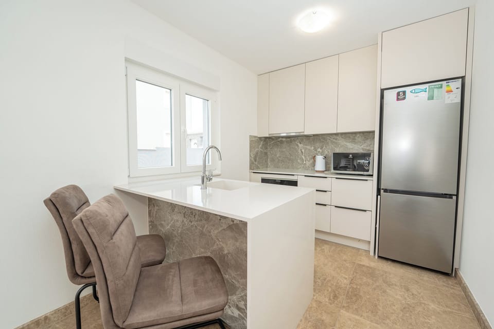 Standard Studio, Sea View, Ground Floor | Private kitchen | Fridge, oven, stovetop, coffee/tea maker