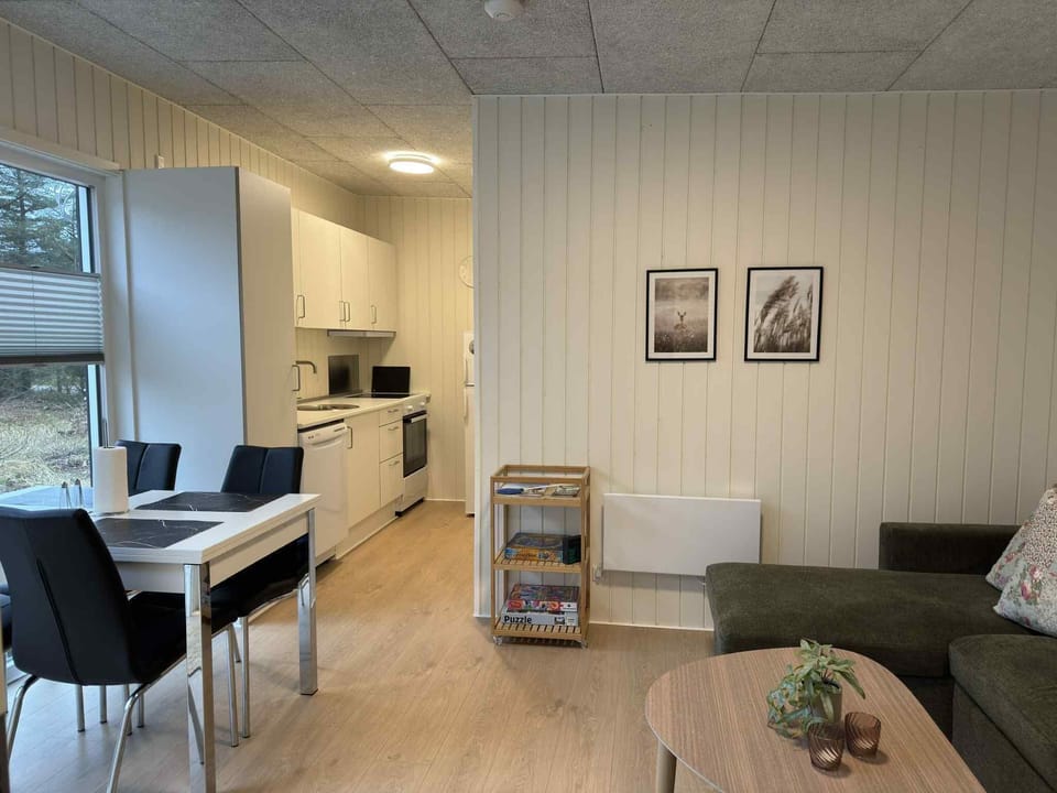 Deluxe Cabin, Non Smoking, Kitchen | Interior