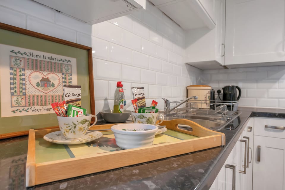 Cottage, 1 Bedroom, Non Smoking | Private kitchen | Full-size fridge, oven, stovetop, toaster
