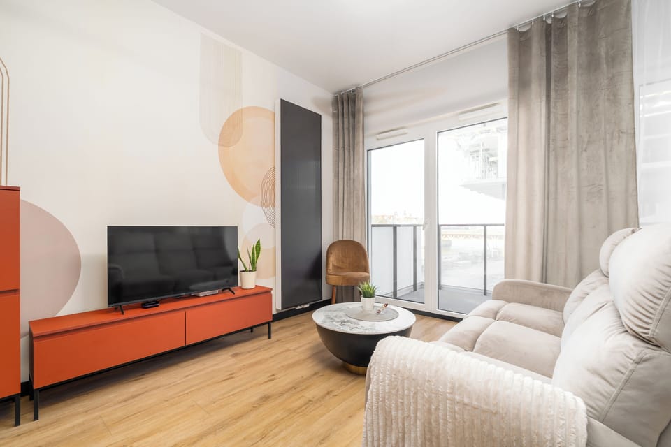 Comfort Studio Suite, River View | Blackout drapes, free WiFi