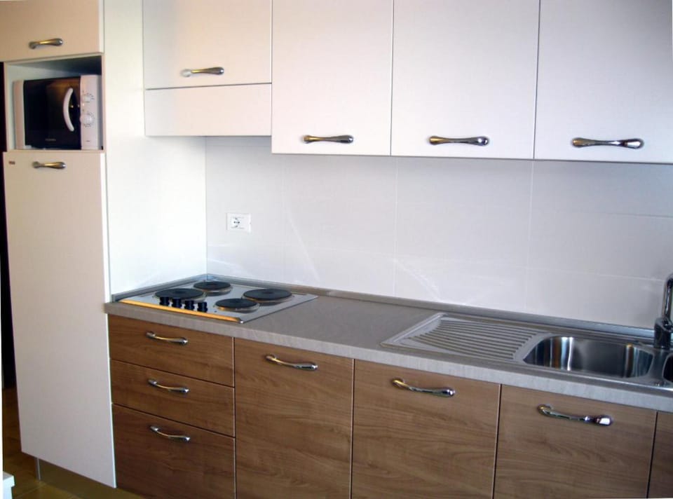 Apartment, 2 Bedrooms, Balcony, City View | Interior