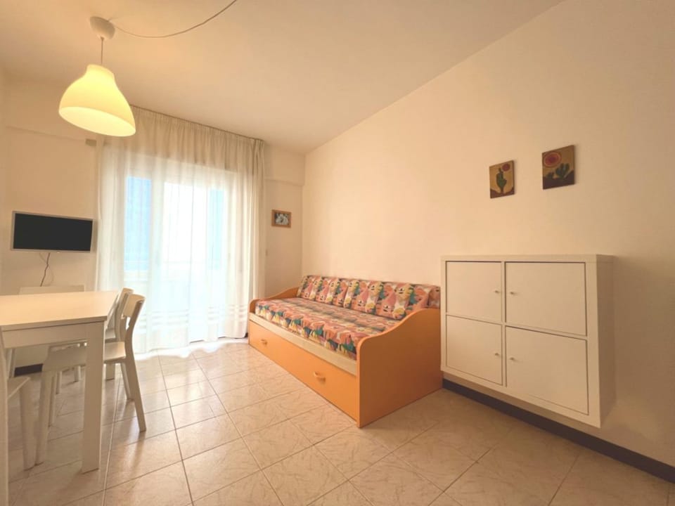 Apartment, 2 Bedrooms, Balcony, City View | Room amenity