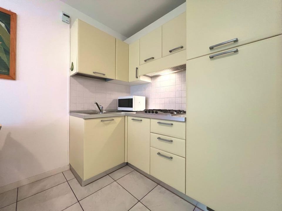 Apartment, 1 Bedroom, Balcony, City View | Interior